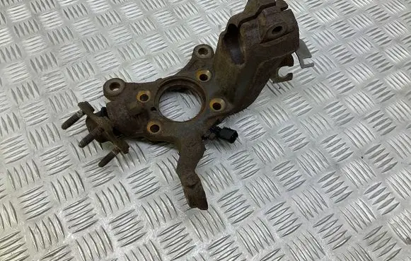 Volkswagen Jetta VI Front wheel hub 5C0256 1K0611842D
