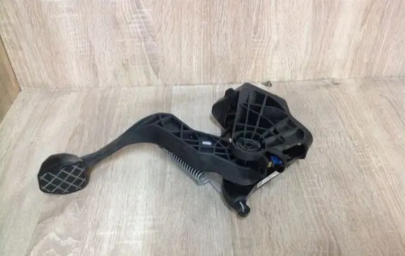 Clutch pedal