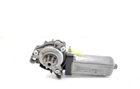 Mercedes-Benz E W211 Seat adjustment motor 0390203002 82041898