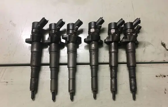 Fuel injector