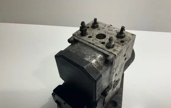Mercedes-Benz Sprinter W901 W902 W903 W904 ABS Pump A0004460789 0004460789