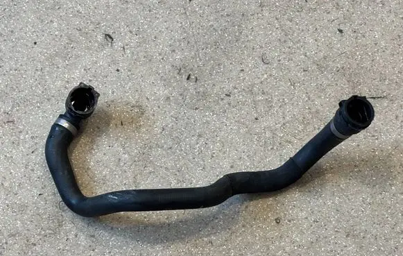 BMW X6 E71 Engine coolant pipe/hose 7589736