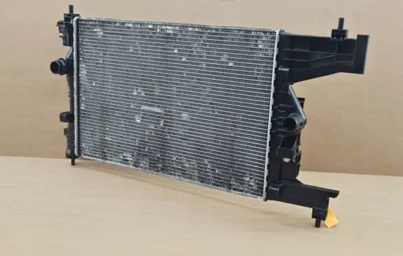 Opel Astra J Coolant radiator