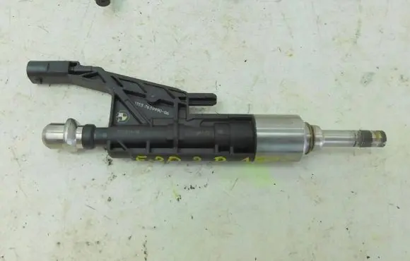 BMW 1 F20 F21 Fuel injector 0261500539
