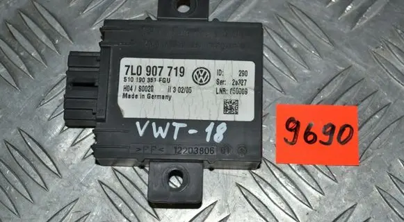 Volkswagen Touareg I Alarm control unit/module 7L0907719