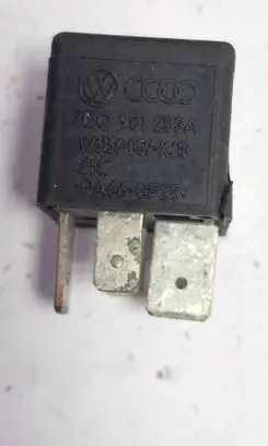 Volkswagen Touareg I Other relay 3D0951253A 233485305418 PA66GF25