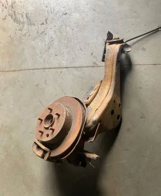 Rear wheel hub spindle/knuckle