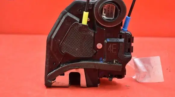 Toyota Corolla E10 Rear door lock 091120