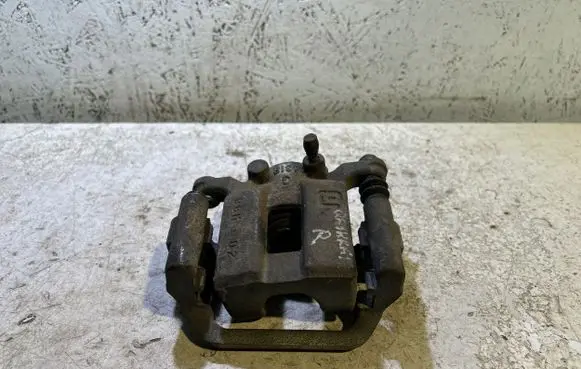 Nissan Qashqai Rear brake caliper