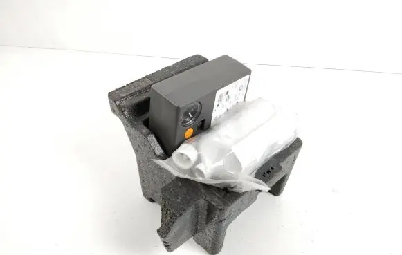 Volkswagen Multivan T5 Tire air pump compressor 7H0012633