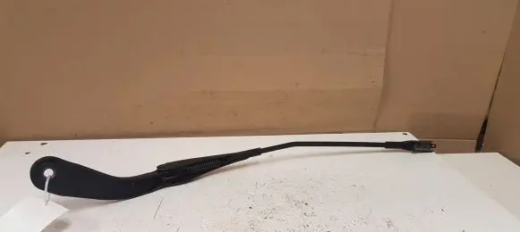 Front wiper blade arm