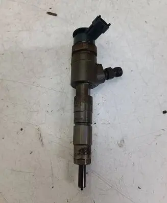 Peugeot 2008 I Fuel injector 0445110340