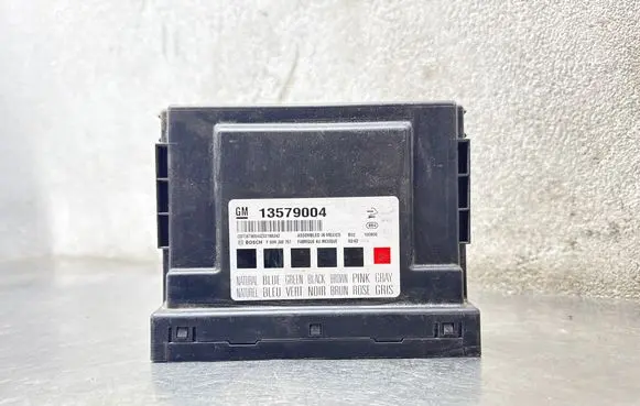 Saab 9-5 Central body control module 13579004 F00HJ00757