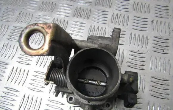 Renault Megane I Throttle valve 7700861679G 7700872188