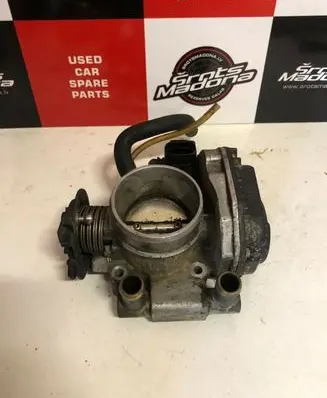Audi A4 S4 B5 8D Throttle body valve 059133063