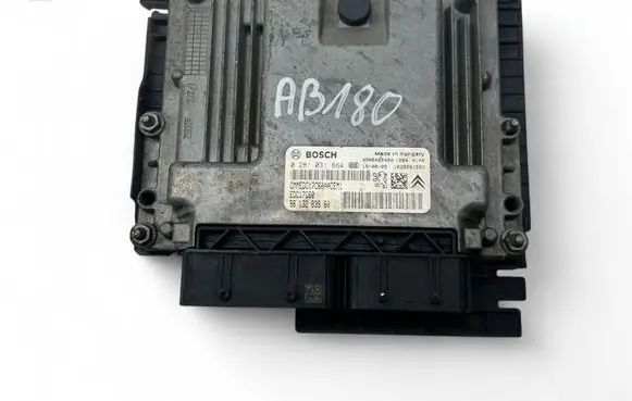 Peugeot 3008 II Engine control unit/module ECU 9813283980 0281031864