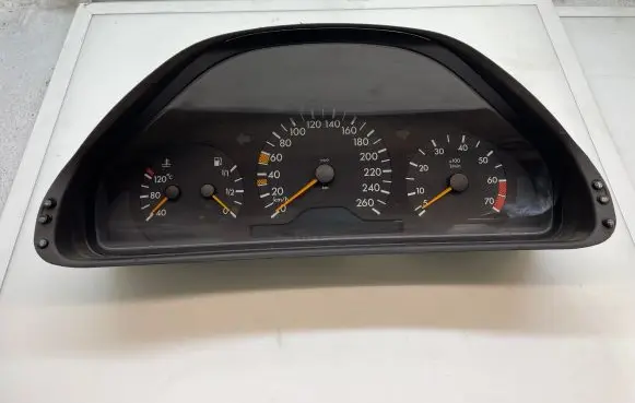 Mercedes-Benz E W210 Speedometer (instrument cluster) 87001345 2105409547