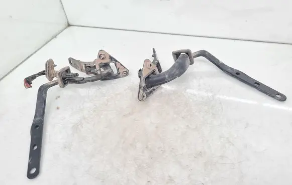 Volvo XC70 Tailgate/trunk/boot hinge