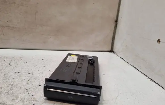 Audi A3 S3 8P Dashboard storage box/compartment 8P0941561