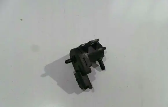 Peugeot Expert Turbo solenoid valve 9685558580