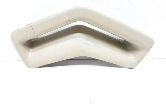 Volvo XC70 Seat belt trim 