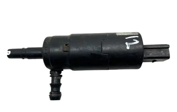 Volkswagen PASSAT B6 Headlight washer pump 3B7955681