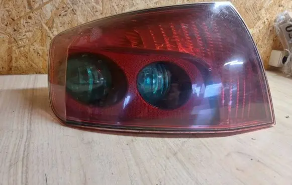 Peugeot 407 Rear/tail lights 03024