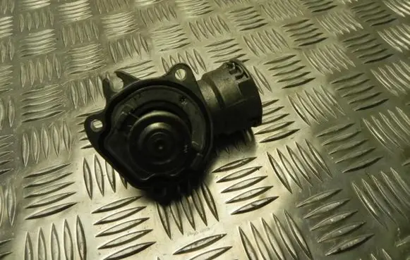 Mercedes-Benz R W251 Thermostat housing A6422000215 VD10610