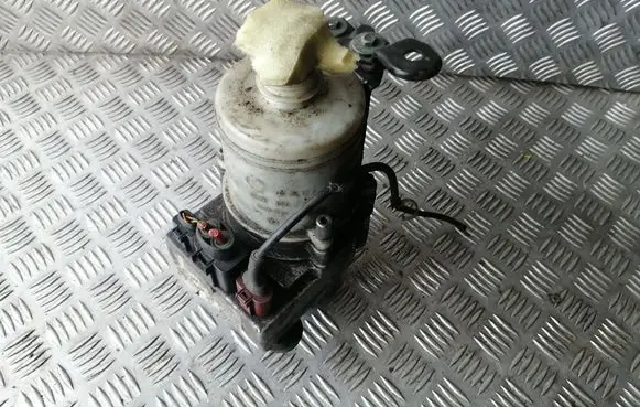Skoda Fabia Mk1 (6Y) Power steering pump 6Q0423155R 6Q0423371A