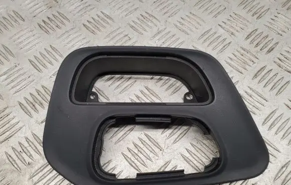 Dodge Challenger Gear shifter surround trim plastic 5RJ51TRMAA