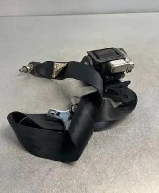 Mitsubishi Outlander Front seatbelt buckle 6066747