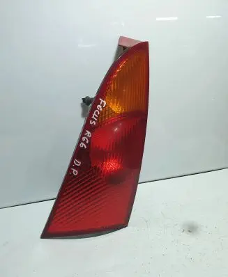 Ford Focus Rear/tail lights XS4113404A 0374D R35000R