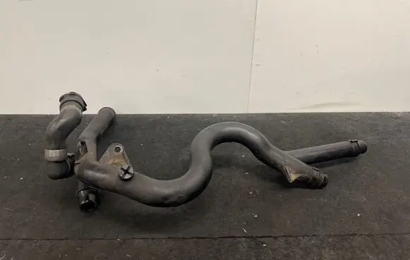 Engine coolant pipe/hose