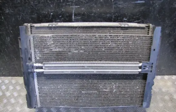 BMW 3 E92 E93 Coolant radiator 752711415 RAD052
