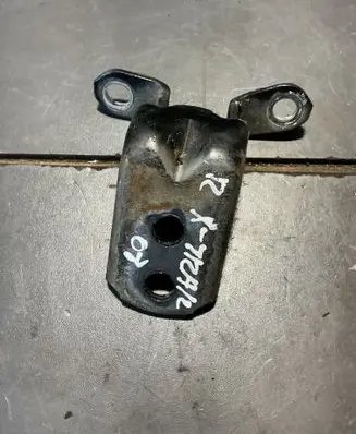 Nissan X-Trail T31 Front door upper hinge