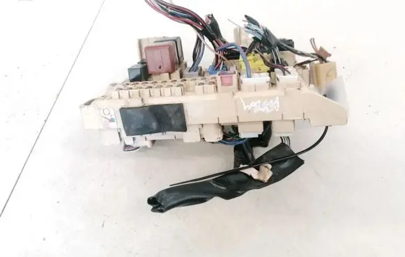 Toyota Avensis Verso Fuse box set 8922144030 89221-44030