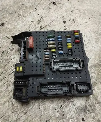 Volvo XC90 Fuse module 8676391