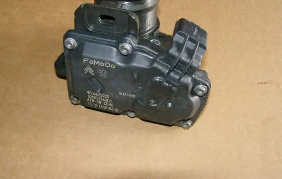 Ford Kuga II Throttle valve 9806625280