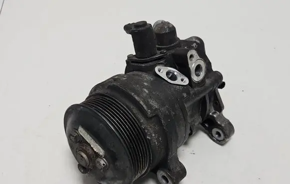 BMW X6 M Power steering pump 32416799278