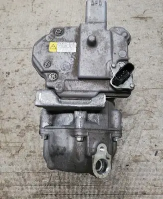 Toyota Auris E180 Air conditioning (A/C) compressor (pump) 0422001031