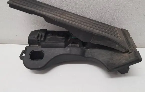 Volkswagen Touran I Accelerator throttle pedal 1T1723503H