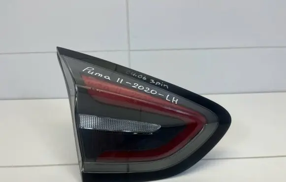 Tailgate rear/tail lights