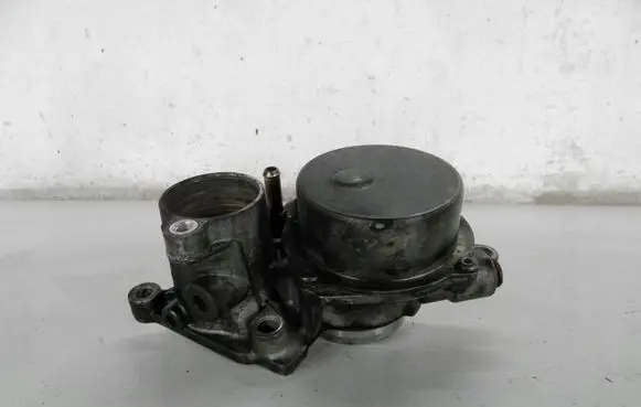 Ford Mondeo Mk III Vacuum pump 