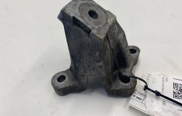 Audi A6 S6 C6 4F Engine mounting bracket 4F0199307AA