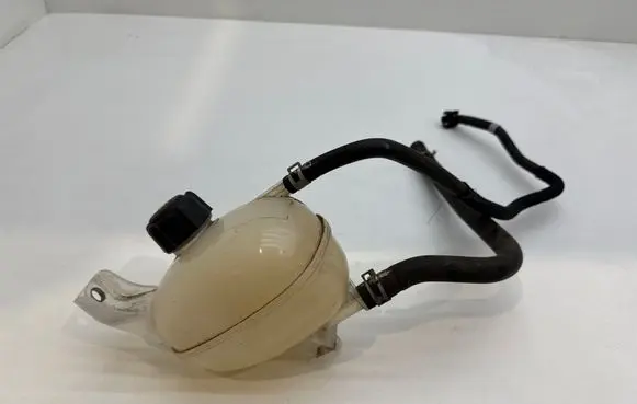 Nissan Micra K14 Coolant expansion tank/reservoir 