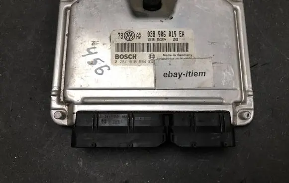 Volkswagen PASSAT B5.5 Engine control unit/module 038906019EA
