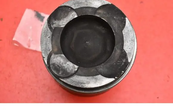 Piston