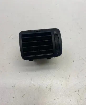 Volkswagen PASSAT B5.5 Dashboard side air vent grill/cover trim 3B0819704D