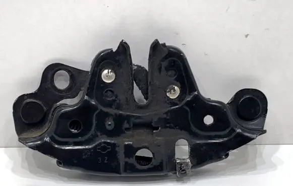 Nissan Qashqai Engine bonnet/hood lock/catch 