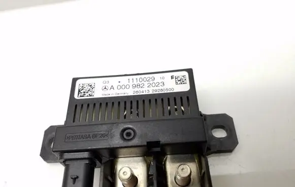 Mercedes-Benz CLA C117 X117 W117 Charging relay A0009822023